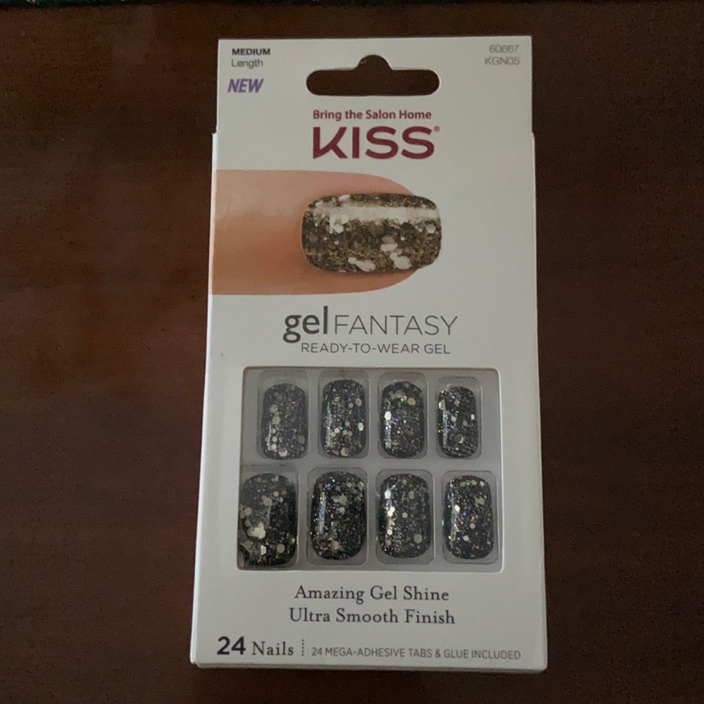 Gel Fantasy Ready-To-Wear Adhesive Gel Nails